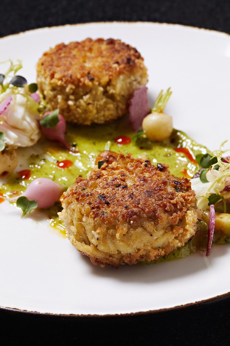 This October summer weather is making us crave crab, luckily we have just the thing on our menu 😉🦀 #EstuaryDC
