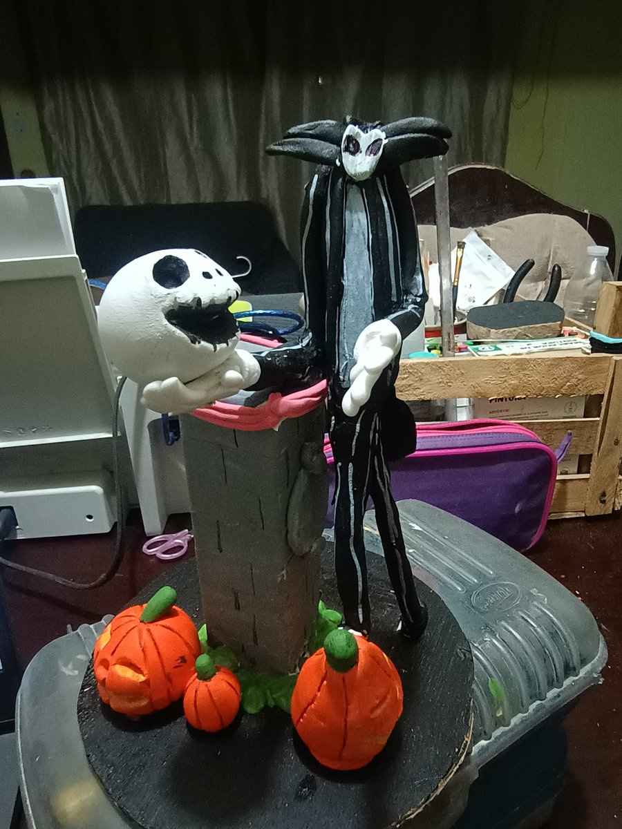 LeslieSicotic_'s tweet photo. Termine mi figura anual de Jack Skellington ✨🎃🤌🏼
#sculpture #foamy #myart https://t.co/UoMIgz1s6m