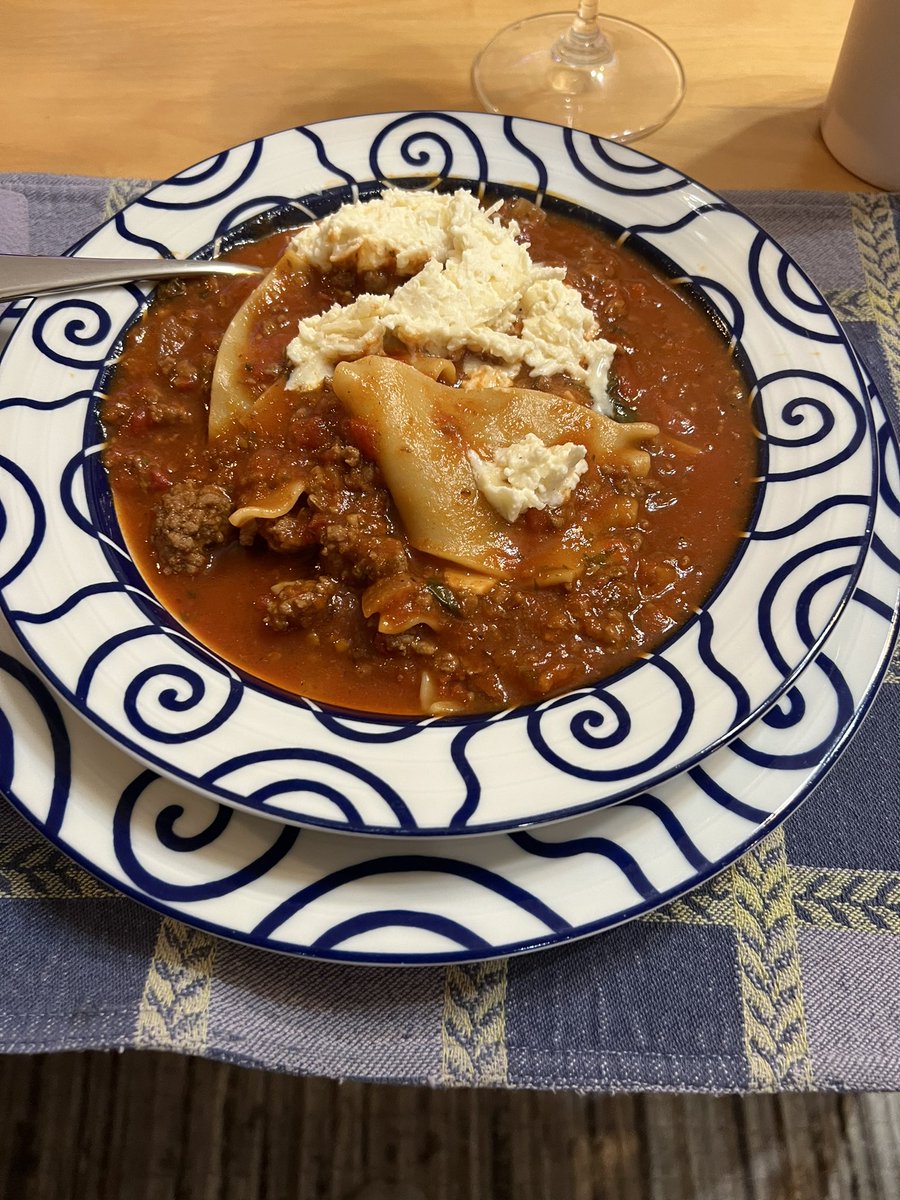 RunnerWineBeach's tweet photo. Wowza today was super crappy. But I made an amazing Kalejunkie soup and now life is a little nicer. #jobissues #notagain #feedyourpeople #loveyourpeople https://t.co/qiCdzUDPjQ