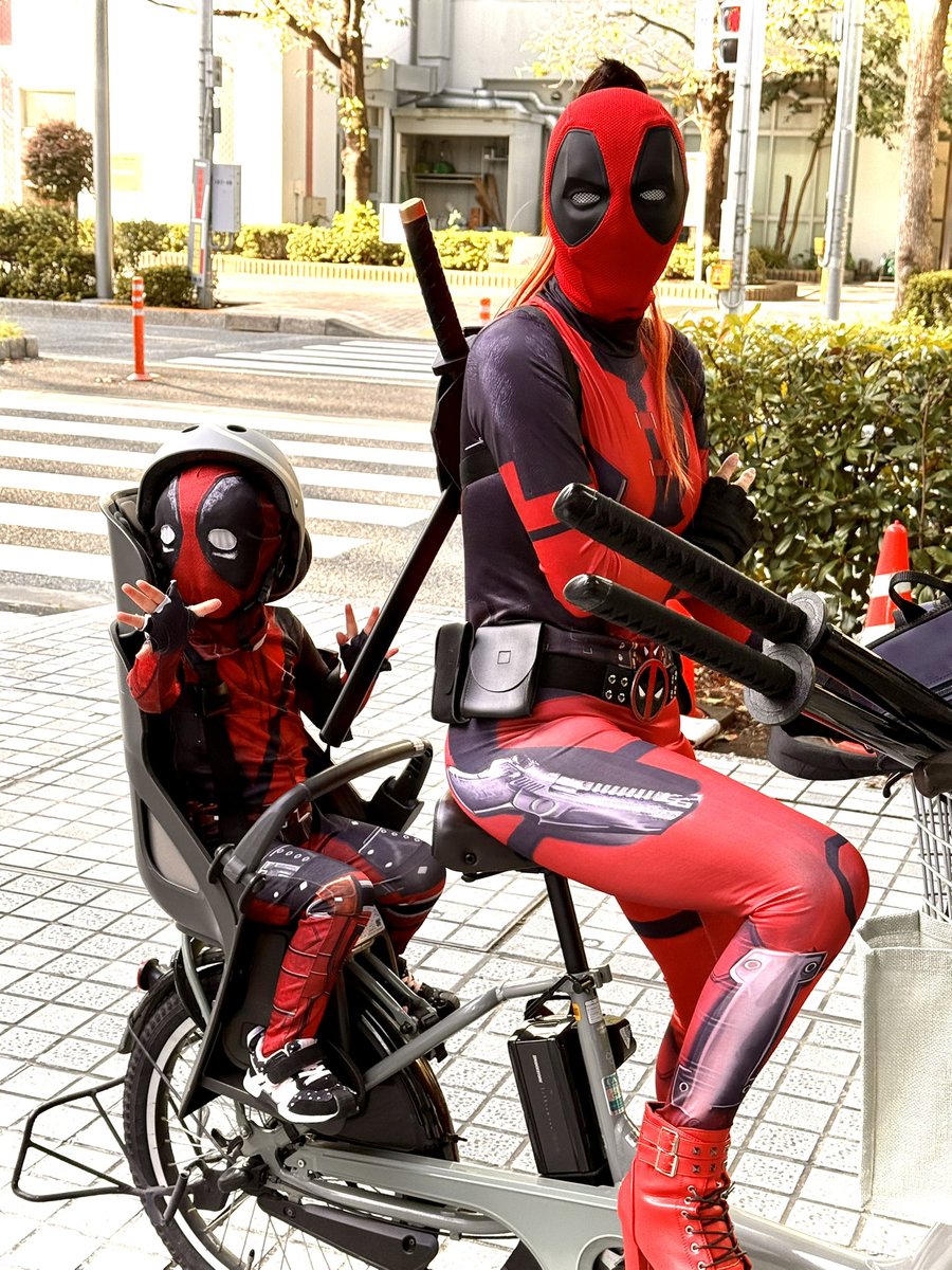 nakamura193's tweet photo. Honestly, where did Wade @VancityReynolds go?😆
#Deadpool #Halloween #MissingWade #MamachariDeadpool

まったく、ウェイドはどこに行ったのかしら😆
#デッドプール #ハロウィン #行方不明のウェイド #ママチャリデッドプール https://t.co/ljeQUf7HrA