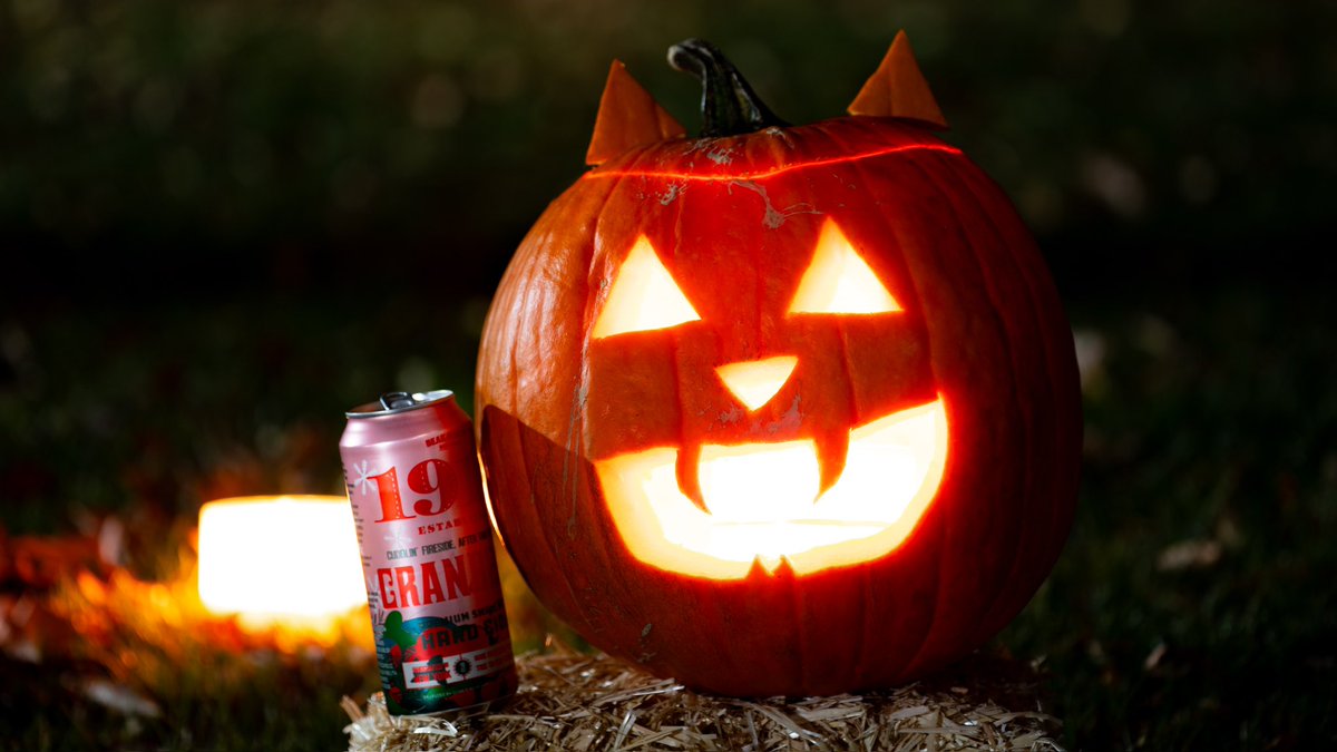 davethompson77's tweet photo. Remember to leave out cider for your vampire cats. 🐈‍⬛ 🧛‍♀️ 🎃 👻 🍁 

#HappyHalloween https://t.co/Ifd0sNZjIH