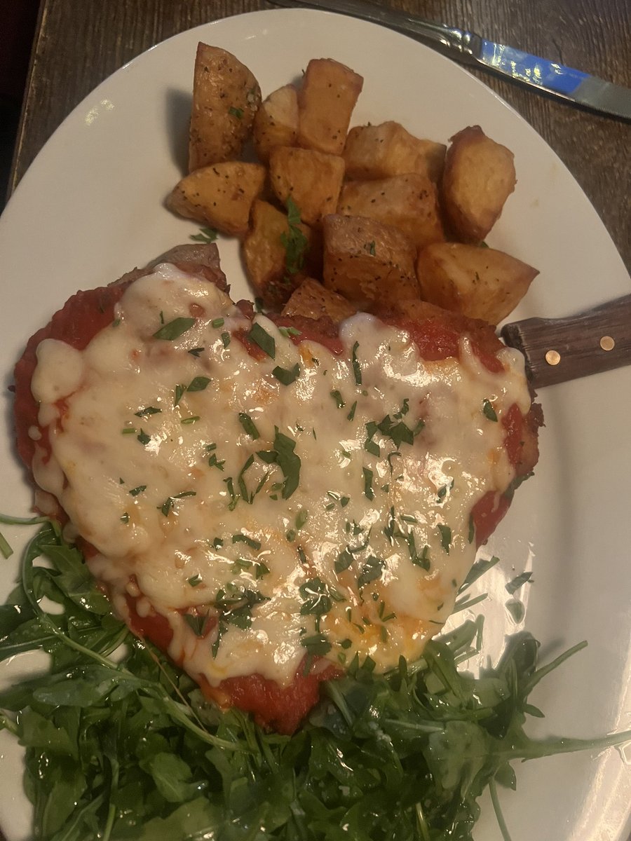 heart shaped chicken parm ♥️♥️