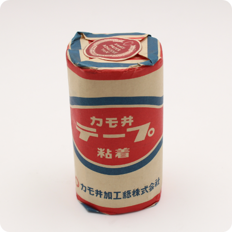mtmaskingtape's tweet photo. 創業101年目の今年のテーマは「原点回帰」。

イベントなどでは、かつてのパッケージデザインをオマージュした商品を販売しております👀

こちらは1961年に発売したカモ井第1号となる紙粘着テープ(1枚目)。

mt2種と、工業用和紙テープ1種の3巻が入ったレトロかわいいセットとして復刻いたしました✨ https://t.co/WRpAzY6t8p