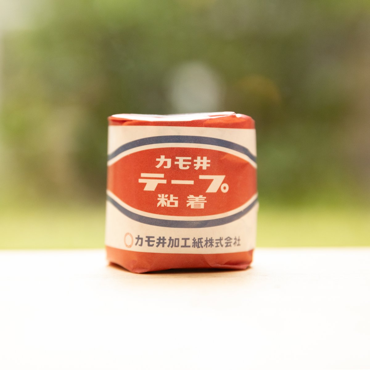 mtmaskingtape's tweet photo. 創業101年目の今年のテーマは「原点回帰」。

イベントなどでは、かつてのパッケージデザインをオマージュした商品を販売しております👀

こちらは1961年に発売したカモ井第1号となる紙粘着テープ(1枚目)。

mt2種と、工業用和紙テープ1種の3巻が入ったレトロかわいいセットとして復刻いたしました✨ https://t.co/WRpAzY6t8p