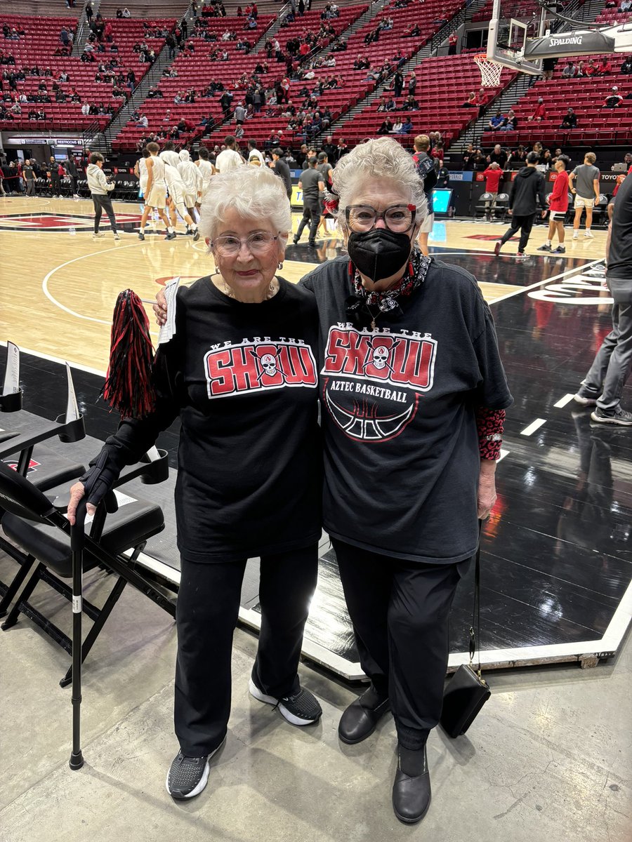 We missed this! So happy to be back in <a href="/ViejasArena/">Viejas Arena</a> cheering on our Aztecs! 🤗