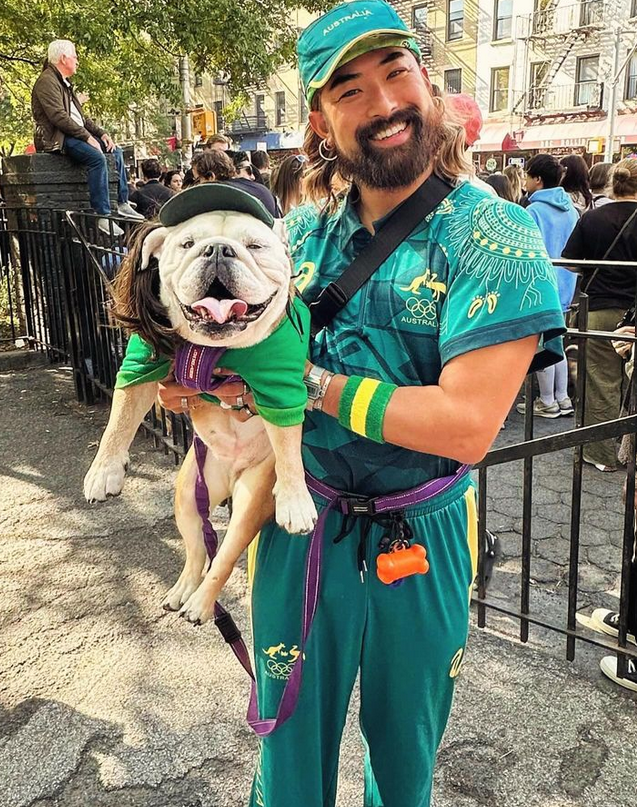 OzKitsch's tweet photo. Dogs dressed as Raygun for Halloween 🎃 https://t.co/jArQVCckpM