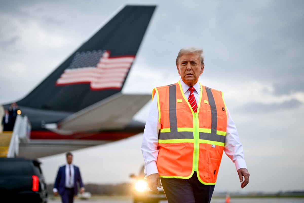 If you told me the greatest President ever would be a felon garbage man who worked at McDonalds, I never would have believed you. 

But, here we are!

TRUMP 2024!