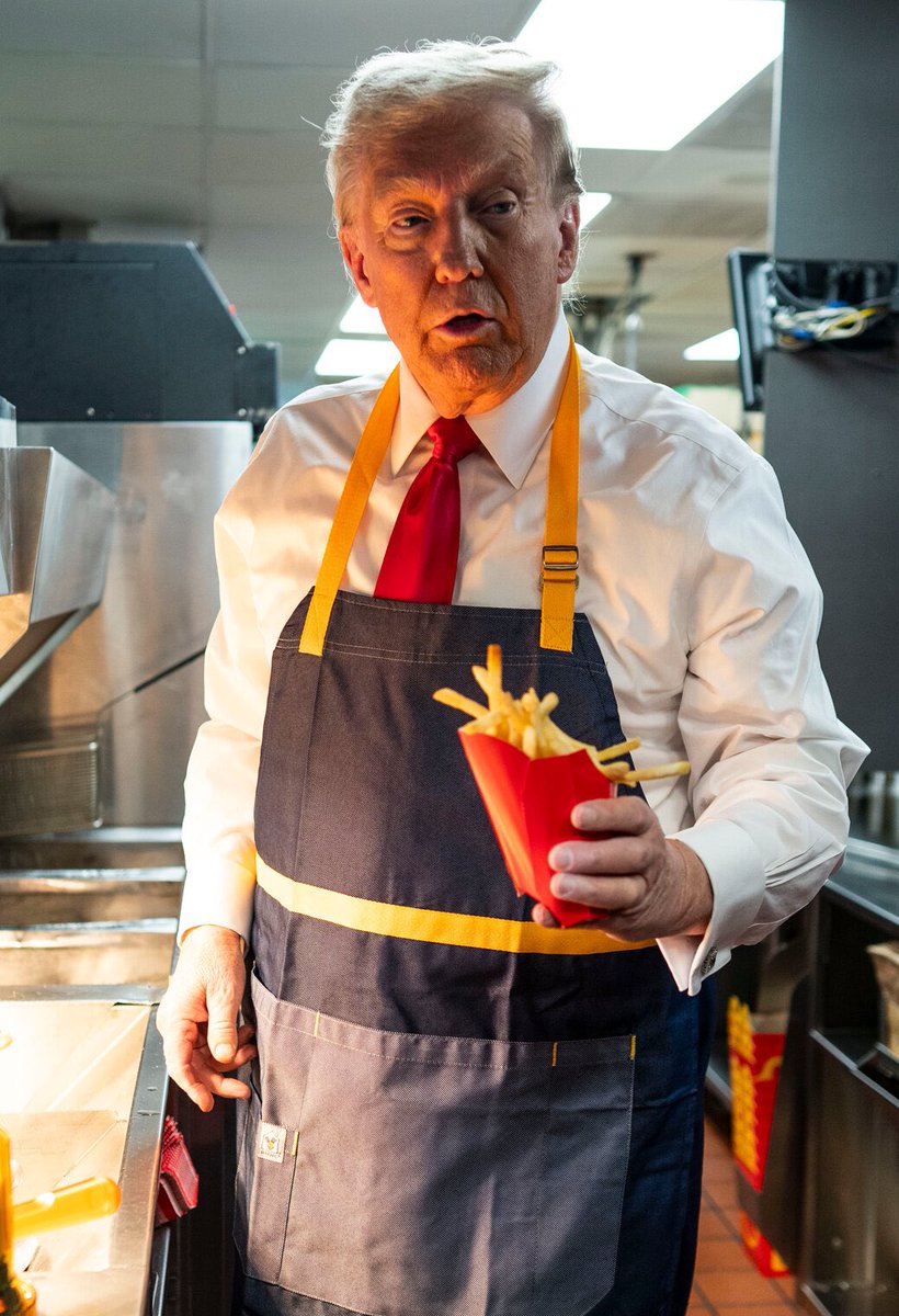 arlenparsa's tweet photo. If you fall for this “Billionaire Trump as a common working man” shtick, I really hope you have all the security features turned on for your bank account because you are a MARK https://t.co/WZtm7uMF6y