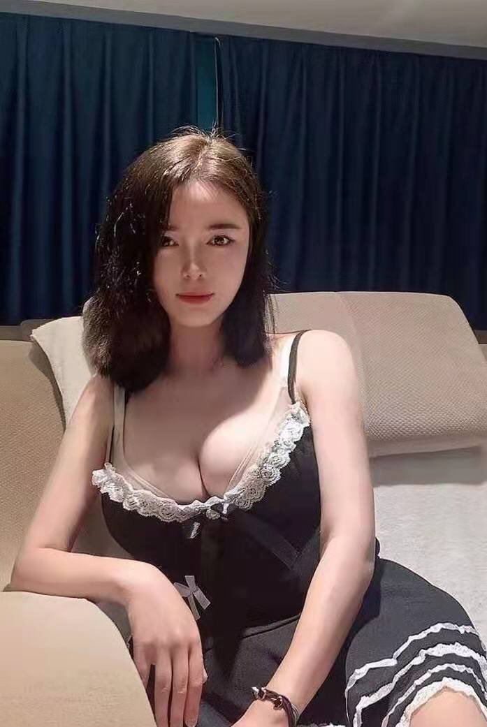 smexyprecious's tweet photo. 需要资源点击主页置顶推文链接🔗
地区：丰城市
年龄：32
身高：161
体重：100
价格：700/次       1500/夜
服务：陪浴水中箫🪈，🐻推鸡鸡，情趣丝袜，抓龙筋🐉，6️⃣9️⃣爱爱❤️
资源已排雷可放心食用！
进群享受所有资源（后续无偿不定时更新）
 #宜春兼职 #宜春外围 #宜春约炮 #宜春同城 https://t.co/xhzDFwlRhv