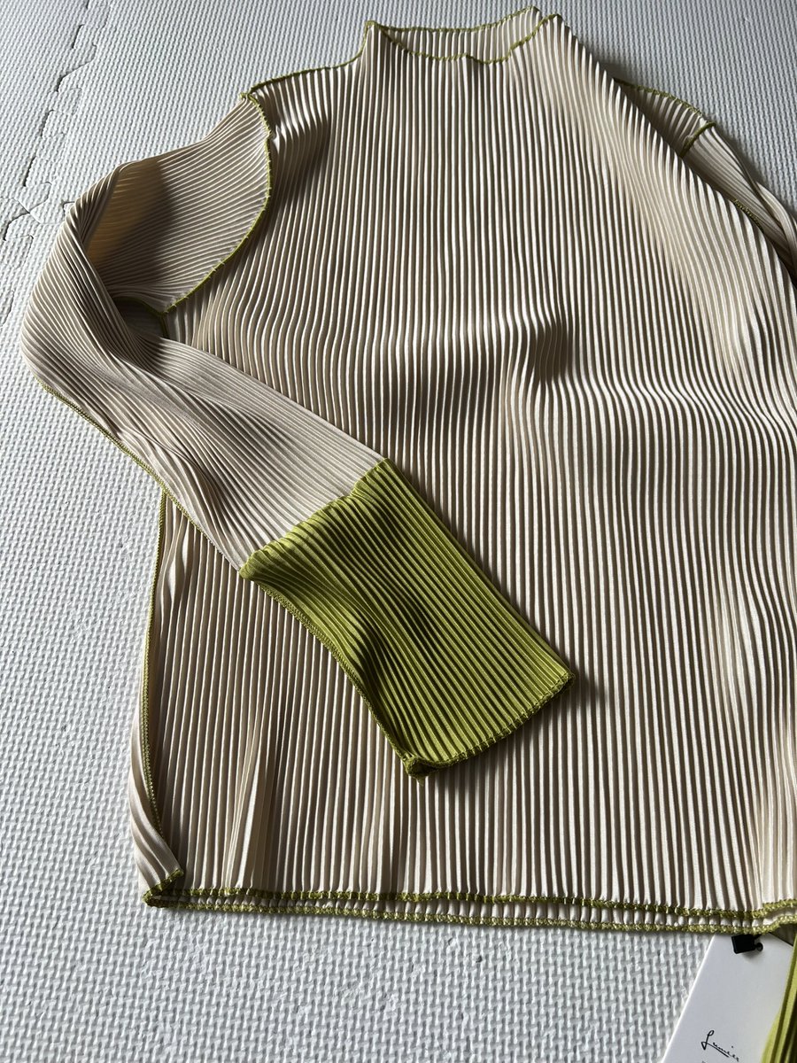 ottotou1's tweet photo. lumierめっちゃ好きで何回か服買ったけど
ほつれてることも多かったし
なんかサイズ感違うこともあったけど
さすがに色違いはなし。
しかもこんな色販売ないやん。
きていく日もカラーも決めてたのに最悪
オレンジやから買ったのよ。なんで緑やねん。 https://t.co/t9877WId6D