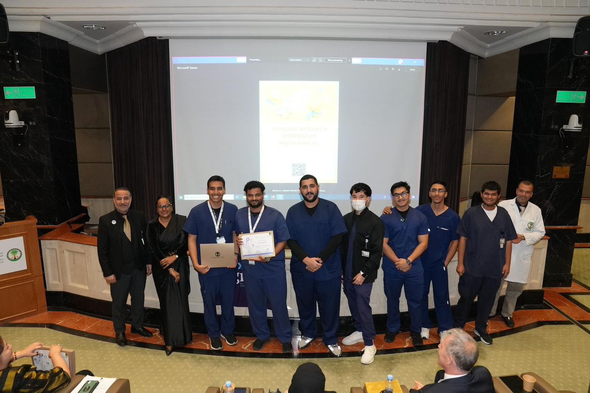 شارك طلبة الإمتياز بـ #كلية_التمريض في #ملتقى_الابحاث في #مستشفى_الملك_التخصصي بجدة بعنوان 
The Effect of Assertiveness Communication Training Program on Male Nursing Student’s Communication Skills at Umm Al-Qura University 

بإشراف الدكتورة منال ابو المجد. 
الطلاب المشاركين:
