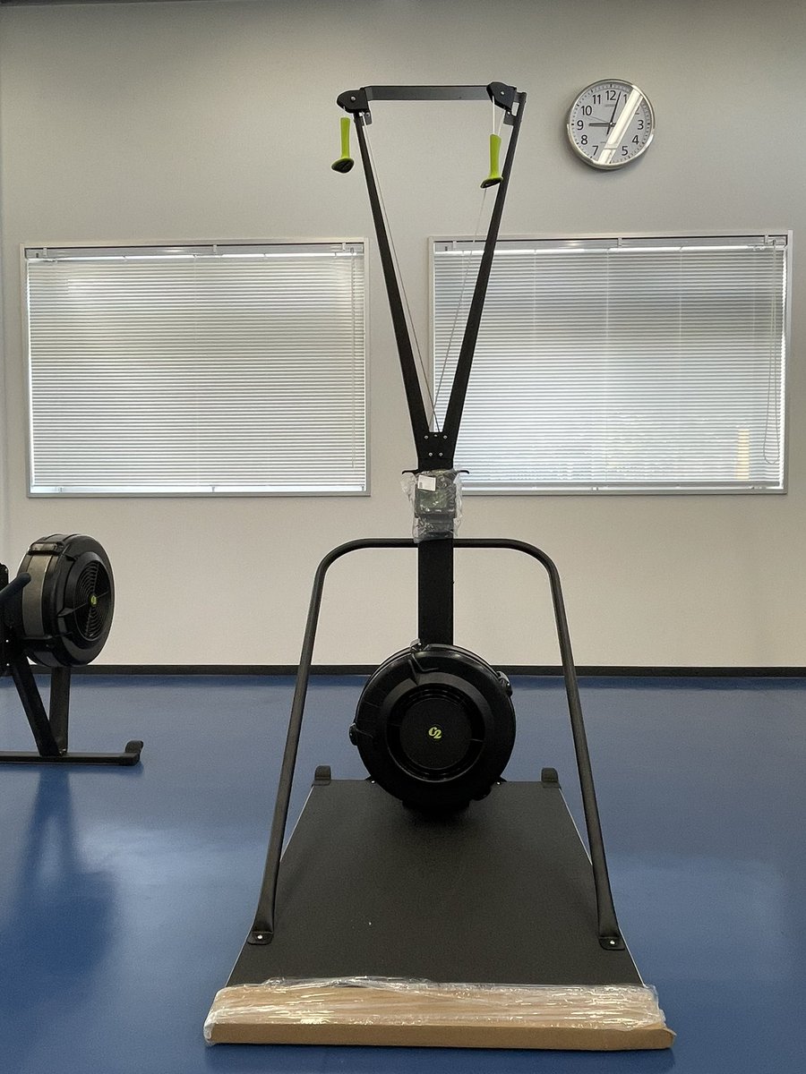 concept2jp's tweet image. 海の森水上競技場にスキーエルゴワイドフロアスタンドを納品しました。このスキーエルゴは車椅子に乗った状態でトレーニングが出来るように設計されてます。世界のパラアスリートから高い評価を得ております👍
#concept2
#スキーエルゴ