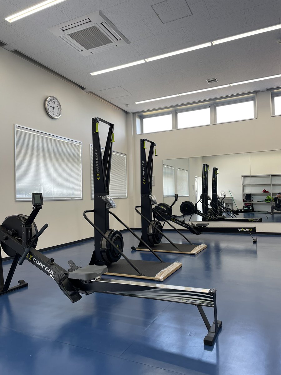 concept2jp's tweet image. 海の森水上競技場にスキーエルゴワイドフロアスタンドを納品しました。このスキーエルゴは車椅子に乗った状態でトレーニングが出来るように設計されてます。世界のパラアスリートから高い評価を得ております👍
#concept2
#スキーエルゴ