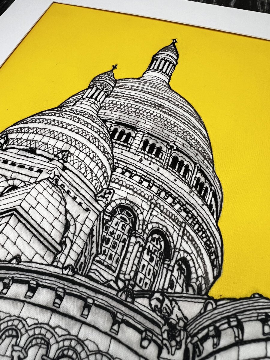 I’m so chuffed how this turned out! My latest free motion embroidery piece . This time the famous #sacrécoeur in Paris. No paints or pens used just my sewing machine 
#mhhsbd #ukmakers #fiberart #earlybiz #elevenseshour