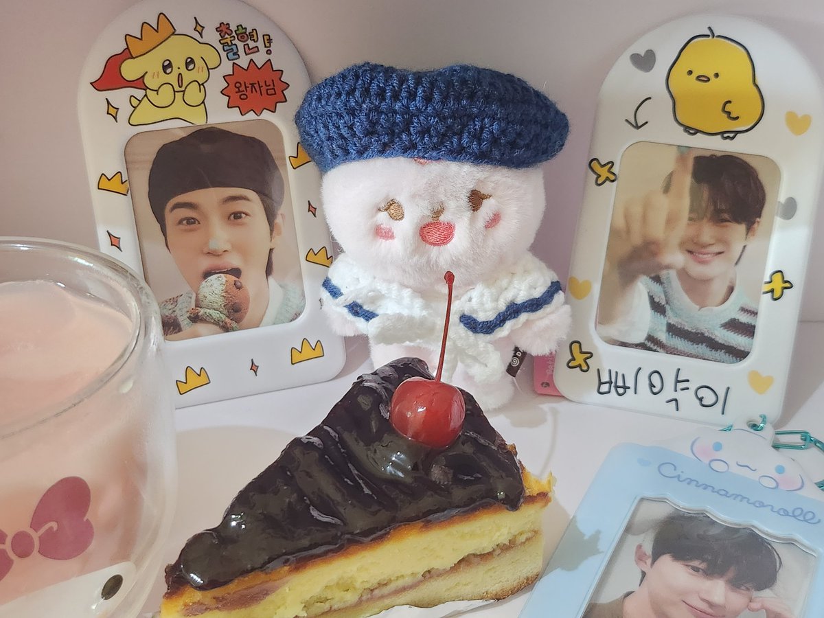 littobread's tweet photo. happy birthday, wooseok hyung! 🥳
- from pil & momma 💗
#변우석_생일_축하해
#HAPPY_WOOSEOK_DAY
#ByeonWooSeok #변우석
#HBDBWS #우석아생일축하해
#짜잔_우서기생일이얌 https://t.co/ahhK7jqAmO