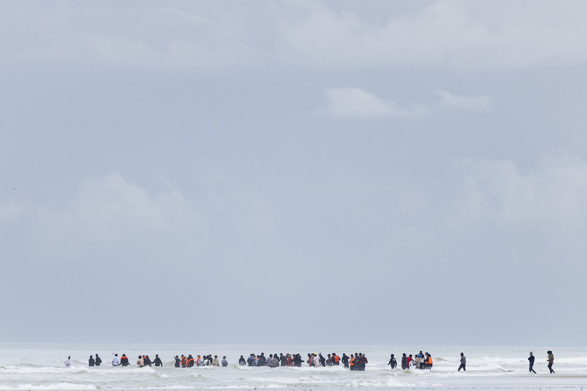Sameer Al-Doumy (@sameeraldoumy) on Twitter photo Migrants try to board a smuggler's inflatable dinghy in an attempt to cross the English Channel, on Ecault beach in Saint-Etienne-au-Mont, northern France on October 30, 2024. Three migrants died on October 30, 2024.
📸 For <a href="/AFPphoto/">AFP Photo</a> <a href="/afpfr/">Agence France-Presse</a> <a href="/AFP/">AFP News Agency</a> Migrants try to board a smuggler's inflatable dinghy in an attempt to cross the English Channel, on Ecault beach in Saint-Etienne-au-Mont, northern France on October 30, 2024. Three migrants died on October 30, 2024.
📸 For <a href="/AFPphoto/">AFP Photo</a> <a href="/afpfr/">Agence France-Presse</a> <a href="/AFP/">AFP News Agency</a>