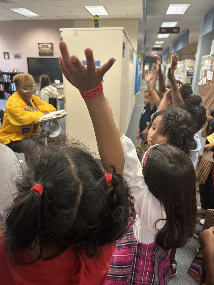 BillionaireUniversityUSA tweet media