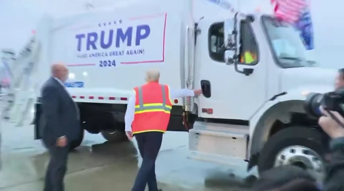 JonHarrisNews's tweet image. Trump got into (stumbled into) a garbage truck after his campaign called Puerto Rico garbage. #GotIt