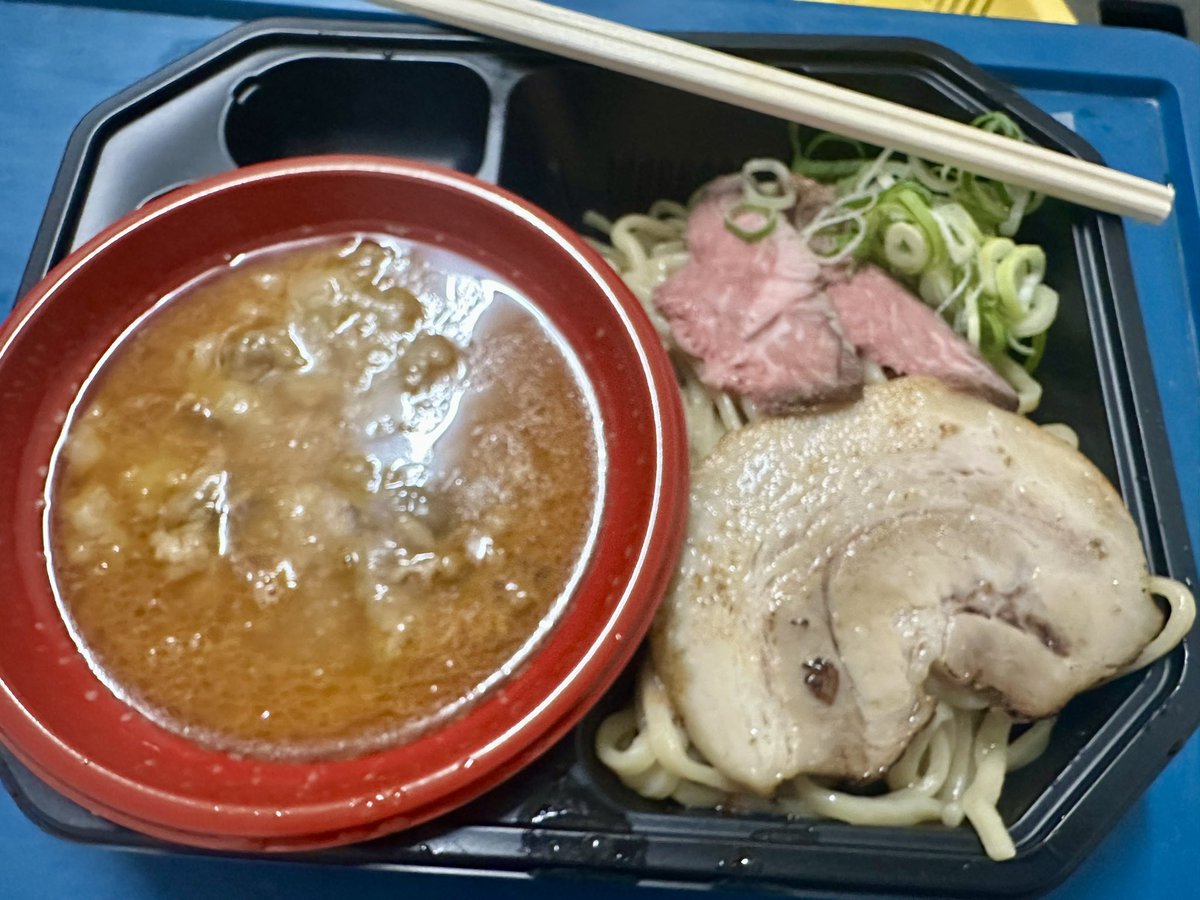 naoki4sod's tweet photo. 大つけ麺博🍜

RAMEN VILLAGE CAFE
煮干そば平八
清麺常藤
鬼そば藤谷 https://t.co/pUyNnl6Hl7