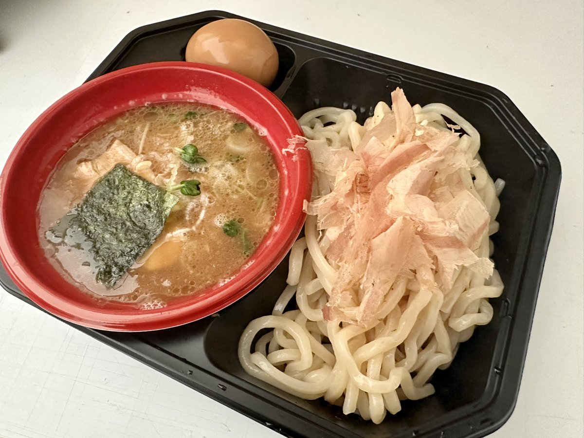 naoki4sod's tweet photo. 大つけ麺博🍜

RAMEN VILLAGE CAFE
煮干そば平八
清麺常藤
鬼そば藤谷 https://t.co/pUyNnl6Hl7