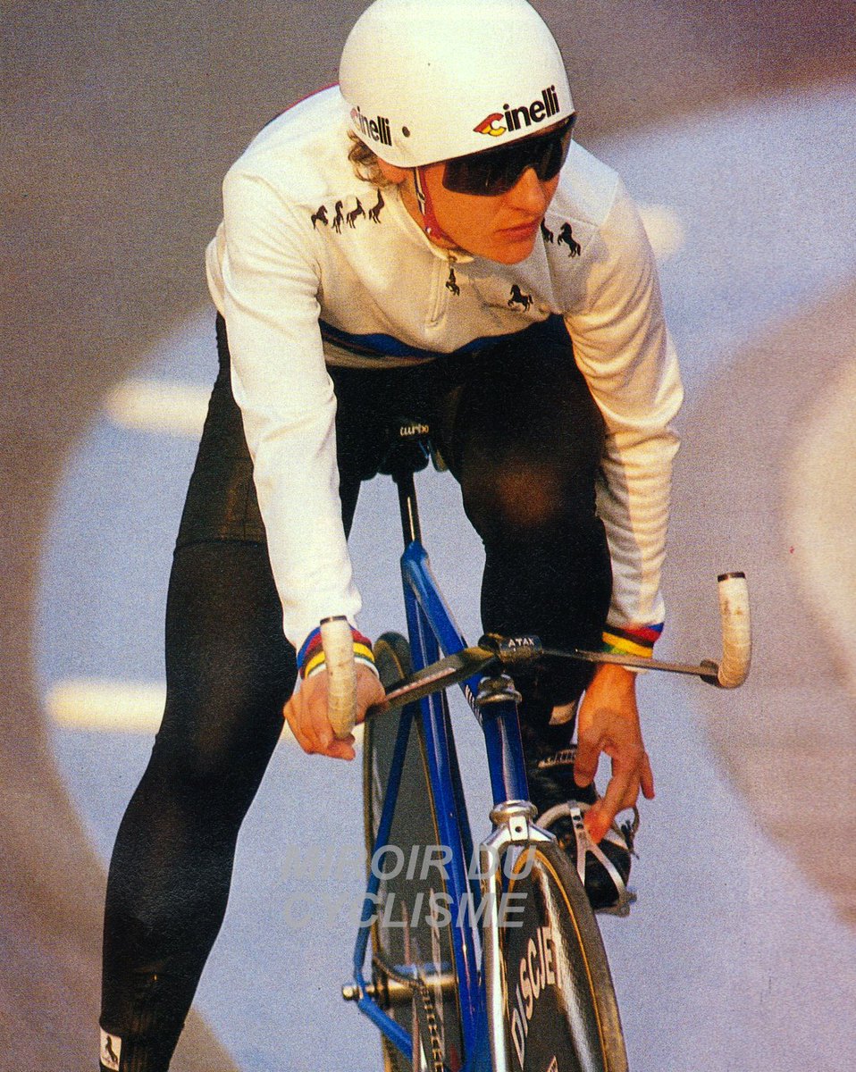 Miroir2Cyclisme's tweet photo. On souhaite un bon anniversaire à Jeannie Longo (66) 🎂

📸 MC / Vigorelli (Milan) 1985
#JeannieLongo #HourRecord #cyclisme #cycling #ciclismo #botd https://t.co/XGiA0Pi7vb