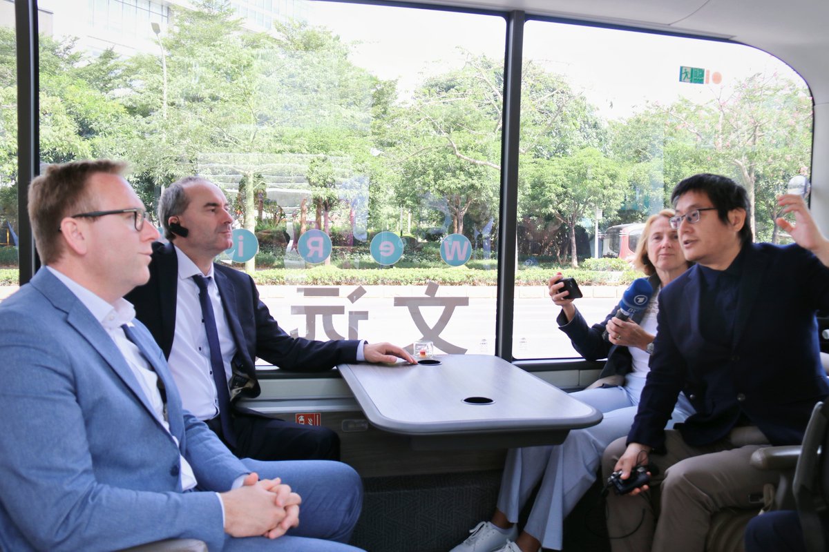 WeRide_ai's tweet photo. Recently, @HubertAiwanger, Vice Minister-President of Bavaria, and his delegation toured the @Weride #Robotaxi, #Robovan, and #Robosweeper, then experienced our #Robobus. Looking forward to future collaborations and expanding our presence in #Germany! https://t.co/tgvE3JP8as
