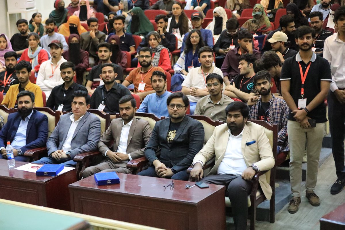QAU_Official's tweet photo. The Microsoft Learn Student Ambassadors (MLSA) QAU Chapter, in collaboration with the Department of Computer Science, Quaid-i-Azam University (QAU), Islamabad, successfully hosted Dev Jirga 2024. Attracting over 350 participants from Islamabad, Rawalpindi, Lahore, Attock, and Haripur, the event provided a platform for students, industry professionals, and community leaders to engage with cutting-edge technology and innovations. Designed to bridge academia and industry, Dev Jirga aimed to equip students with essential skills and insights to navigate the fast-evolving tech landscape. @EduMinistryPK @hecpkofficial @DrNiazAhmadSI