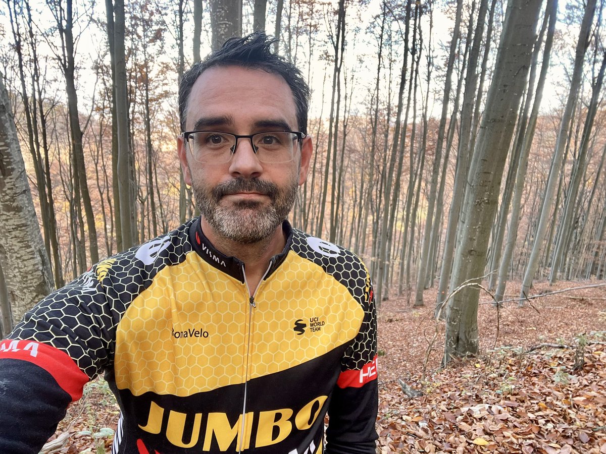 balazspeti01's tweet photo. Azért megvan a bája az őszi erdőnek a Bükk fennsíkon… 🥹 #gravel #gravelbike #esbringa #merida #meridabike https://t.co/tZmT7cWAE1