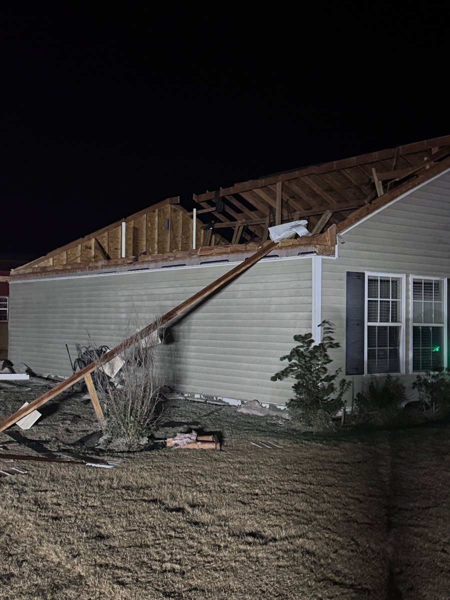 Darby Bybee (@4029darby) on Twitter photo Roof blown off a home in Prairie Grove tonight, amongst other damage, following the tornado warned storm that moved thru there. This is in the Sundowner Ranch neighborhood. We also know power lines were downed near here.
(Courtesy <a href="/CharlesPeekWX/">Charles Peek</a>)
#arwx Roof blown off a home in Prairie Grove tonight, amongst other damage, following the tornado warned storm that moved thru there. This is in the Sundowner Ranch neighborhood. We also know power lines were downed near here.
(Courtesy <a href="/CharlesPeekWX/">Charles Peek</a>)
#arwx