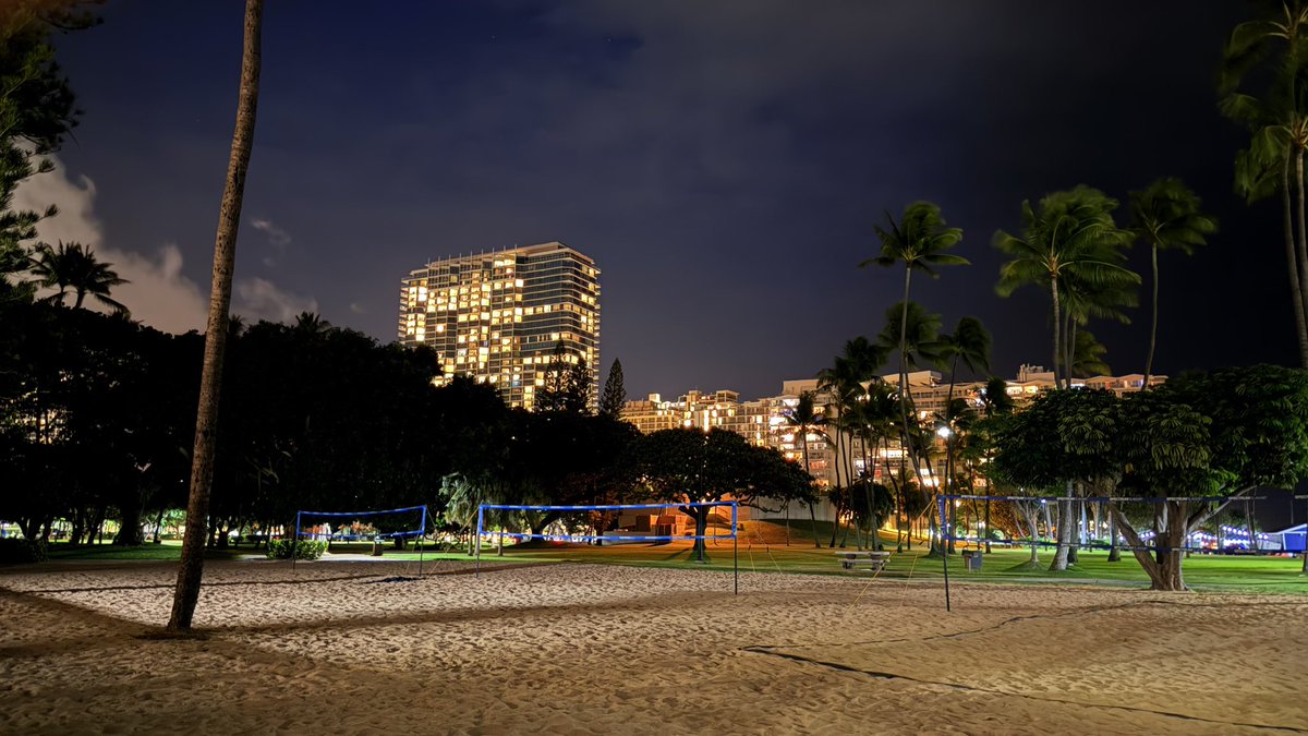 hawaii_isla808's tweet photo. Fort DeRussy Beach in Waikiki 📸🌺🌺🍁 #oahu #waikiki #hawaii #fortderussy #honolulu #waikikibeach https://t.co/j7LfpszERt