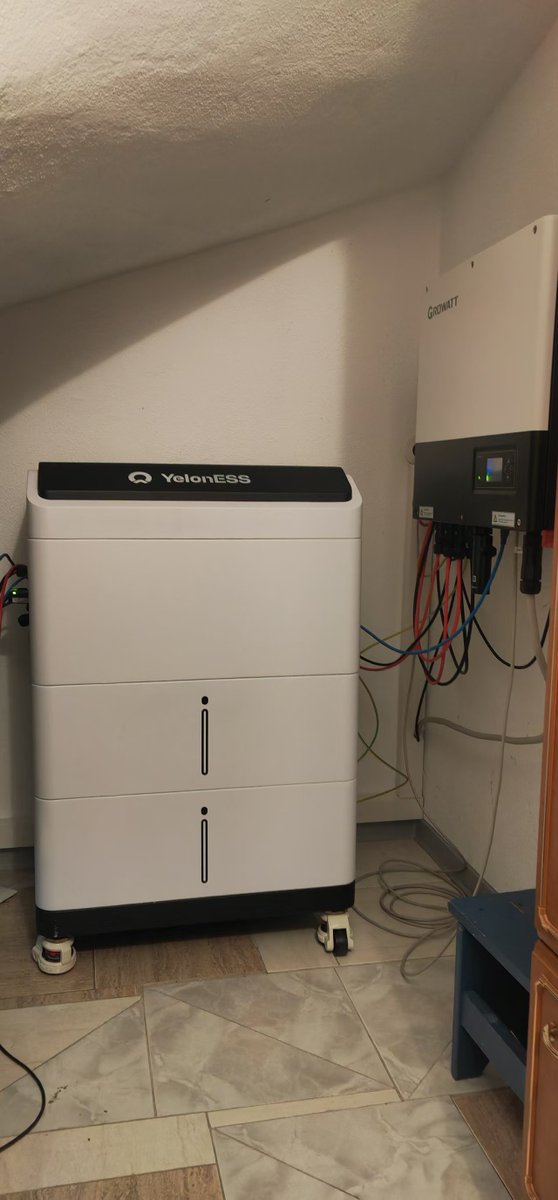 Yeloness's tweet photo. #YelonESScase
👨🏻‍🔧Check out this installation in Baden-Württemberg, Germany with YelonESS battery🔋 and Growatt inverter.
It’s a perfect combo

Want to know more? Plz visit https://t.co/ETRwX0ioE5
#YelonESS #BatteryStorage #Hybridinverter #Energystorage #solarpower #renewableenergy https://t.co/iIzVZjgNXB
