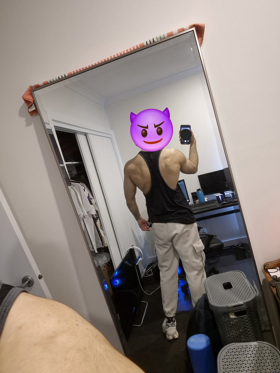 Like if you want to massage alphas back and kick all the sweat off

#cashmaster #findom