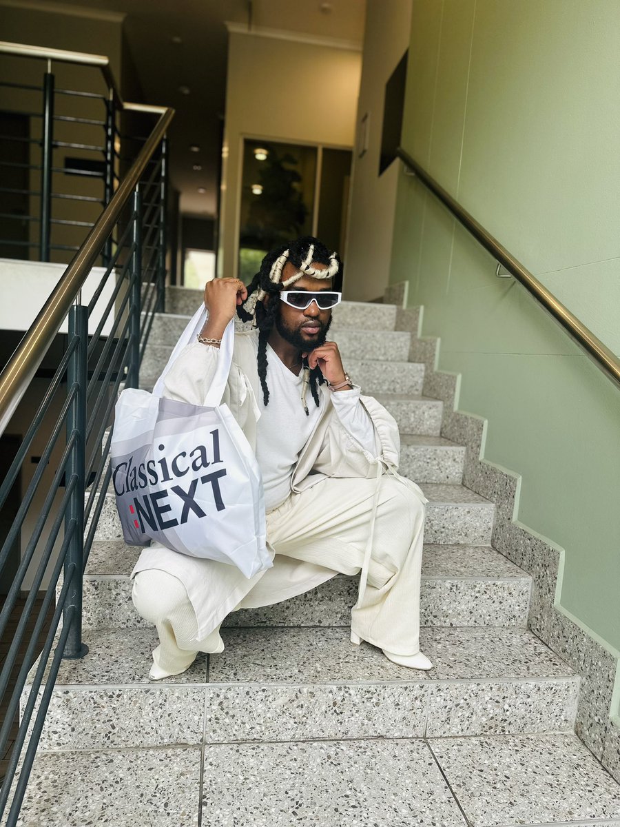 Gyre_SA's tweet image. It’s Xmas at 21:00PM tonight guys 🥹🔥❤️ #YGQChannelO 

Happy last day of #PrideMonth 2024. Let’s close it off with a bang. 🏳️‍🌈