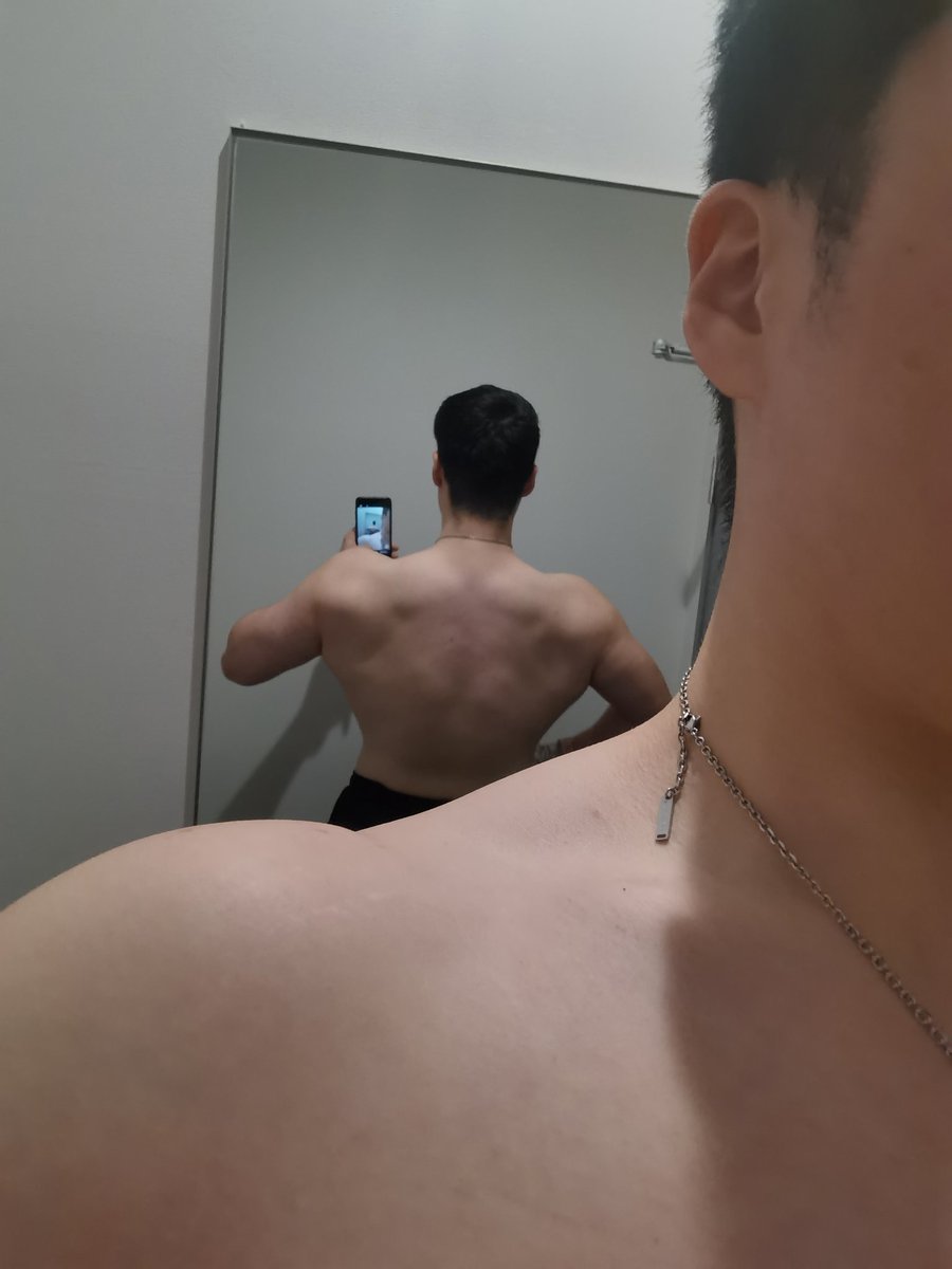 Jx2_DoubleJ's tweet photo. Back and arms with miku

#workout #初音ミク #otaku https://t.co/Lf4mDeEBfw