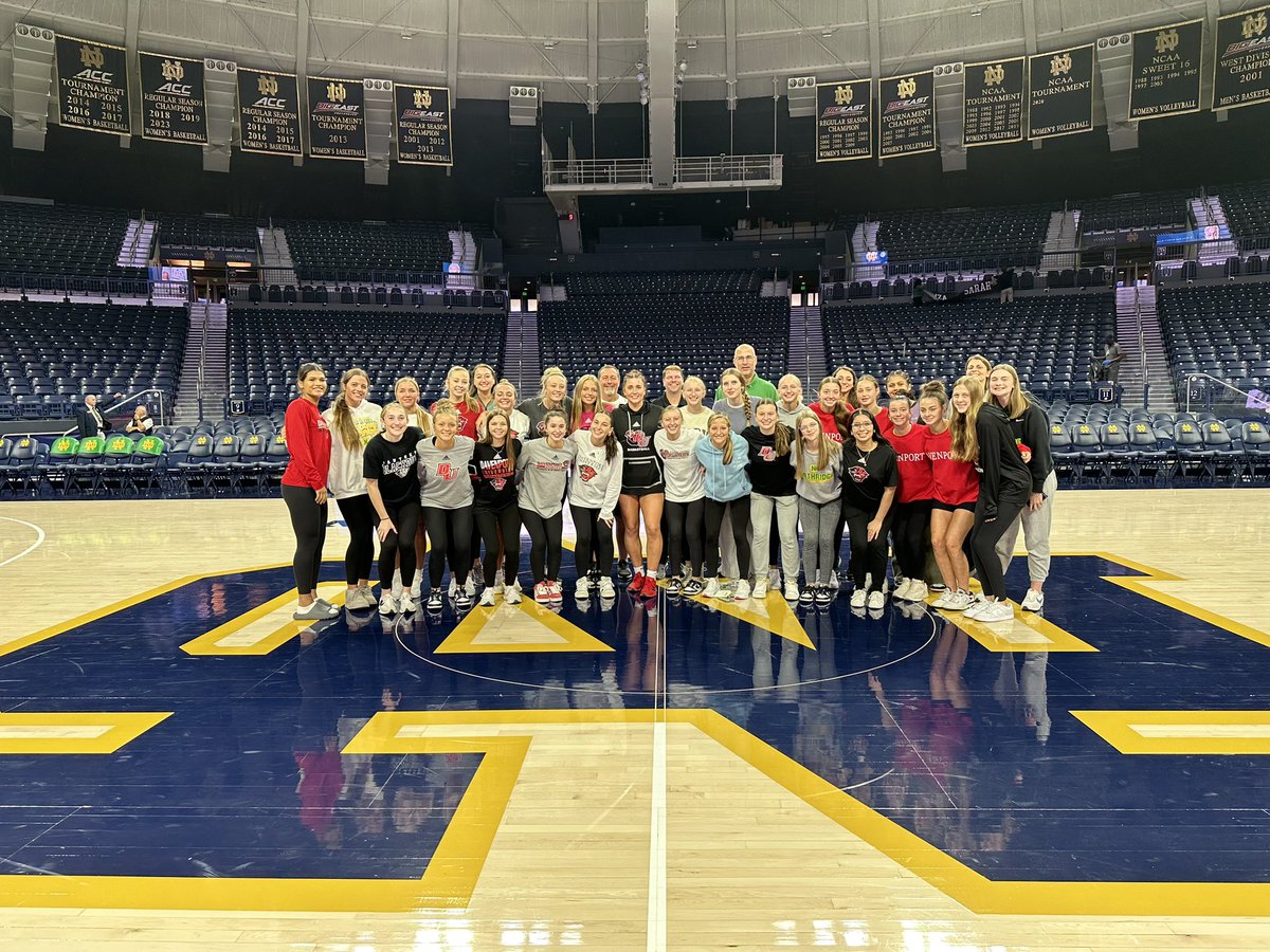 NRRaidersGBB's tweet photo. We had an opportunity to go cheer on 2021 grad @jaciwalker5 and her @DU_WBB team as they took on @ndwbb in an exhibition game.  Our program loved watching her compete and being able to catch up after the game! #AlwaysARaider  🔰🏀 https://t.co/i1uBQuOBP3