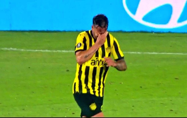 Sabiendo que estábamos afuera, se emocionó por el gol, igual que vos, igual que yo, te amo loco💪🏽