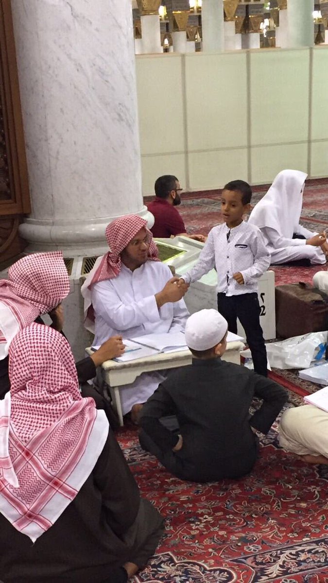 kunnashaty10's tweet photo. 📎

من الأُمنيات أن أجلسَ في الحرم المدني مُعلمًا للمتون ومُحفظًا للقرآن ومُرشدًا للخير دون مقابل لوجه الله.

لا أغبط من المعاصرين إلا الشيخ د.عبدالمحسن القاسم حفظه الله جمع التدريس والإمامة في الحرم والتسميع للطلاب من الصغار والكبار وفي الصباح يقضي بين الناس في المحكمة.
.
. https://t.co/Cu85Vb5zrv
