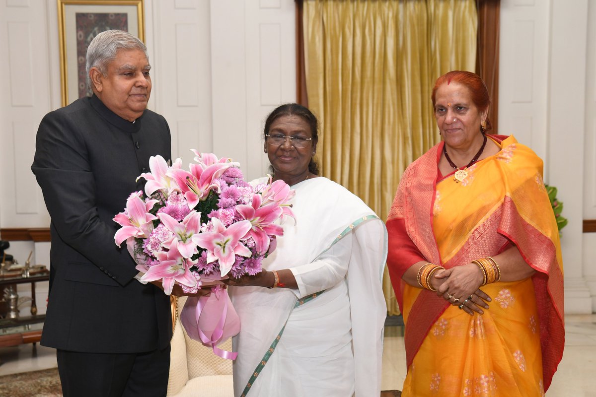 Vice President of India, Shri Jagdeep Dhankhar along with his wife Dr Sudesh Dhankhar called on President Droupadi Murmu at Rashtrapati Bhavan and exchanged Diwali greetings.