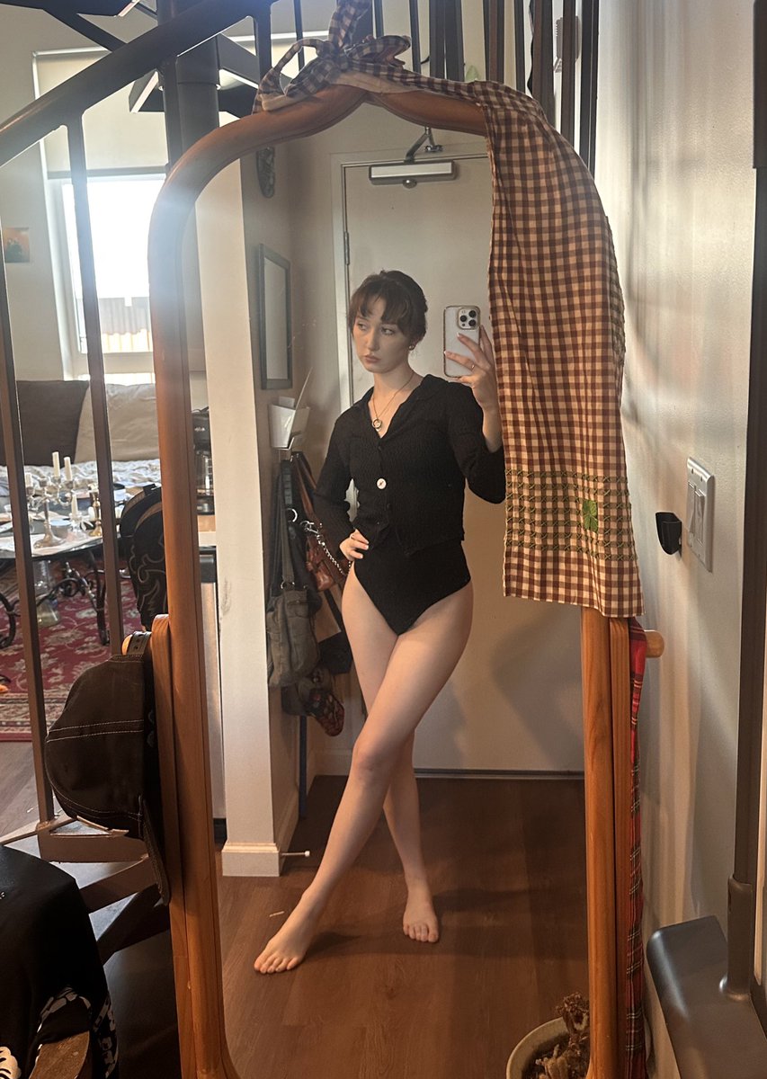 rheyuko0's tweet photo. Hi guys this is what i look like. See u in a few months https://t.co/5WOT3ReB7j