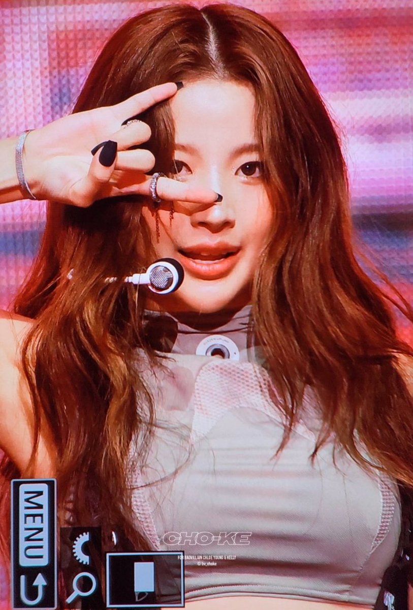 myangelsiyeon's tweet photo. Happy Birthday to this beautiful leader of Badvillain, Chloe Young may her birthday wishes all come true and power her for the prettiest of those blessed days of hers to come.
#BADVILLAIN #๋ฐฐ๋๋น๋ฐ
#HAPPY_ChloeYoung_DAY https://t.co/U9QUZgb0ha