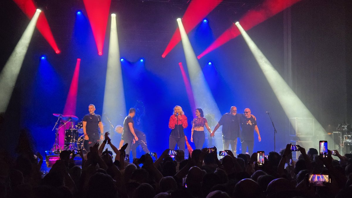 12 days ago. That was like a dream. Checked a MAJOR item off my bucket list. 
#kimwilde
#greatesthitstour
<a href="/kimwilde/">Kim Wilde👽</a> 
<a href="/Wildericky/">Ricky Wilde 🎶🇺🇦</a> 
<a href="/scarlettwilde/">SCARLETT WILDE</a> 
<a href="/KristofferGair/">Kristoffer Gair</a> 
<a href="/Enmore_Theatre/">Enmore Theatre</a> 
#sydney #australia