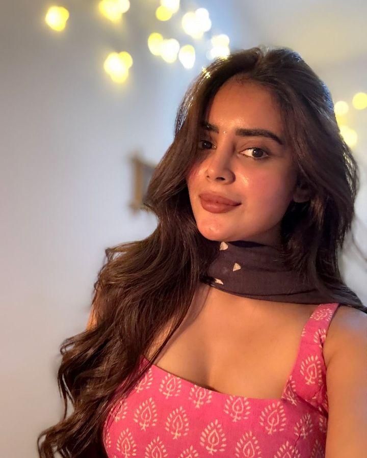 GbMCY2ZXAAAw01H?format=jpg&name=900x900