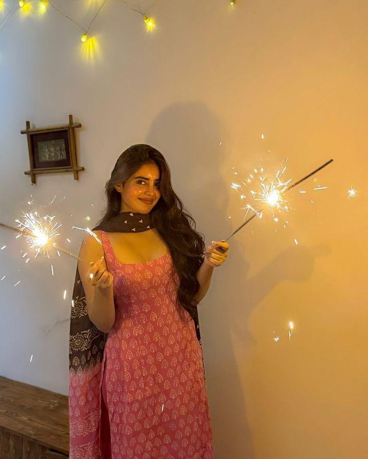 GbMCY4yXAAAD3cv?format=jpg&name=900x900