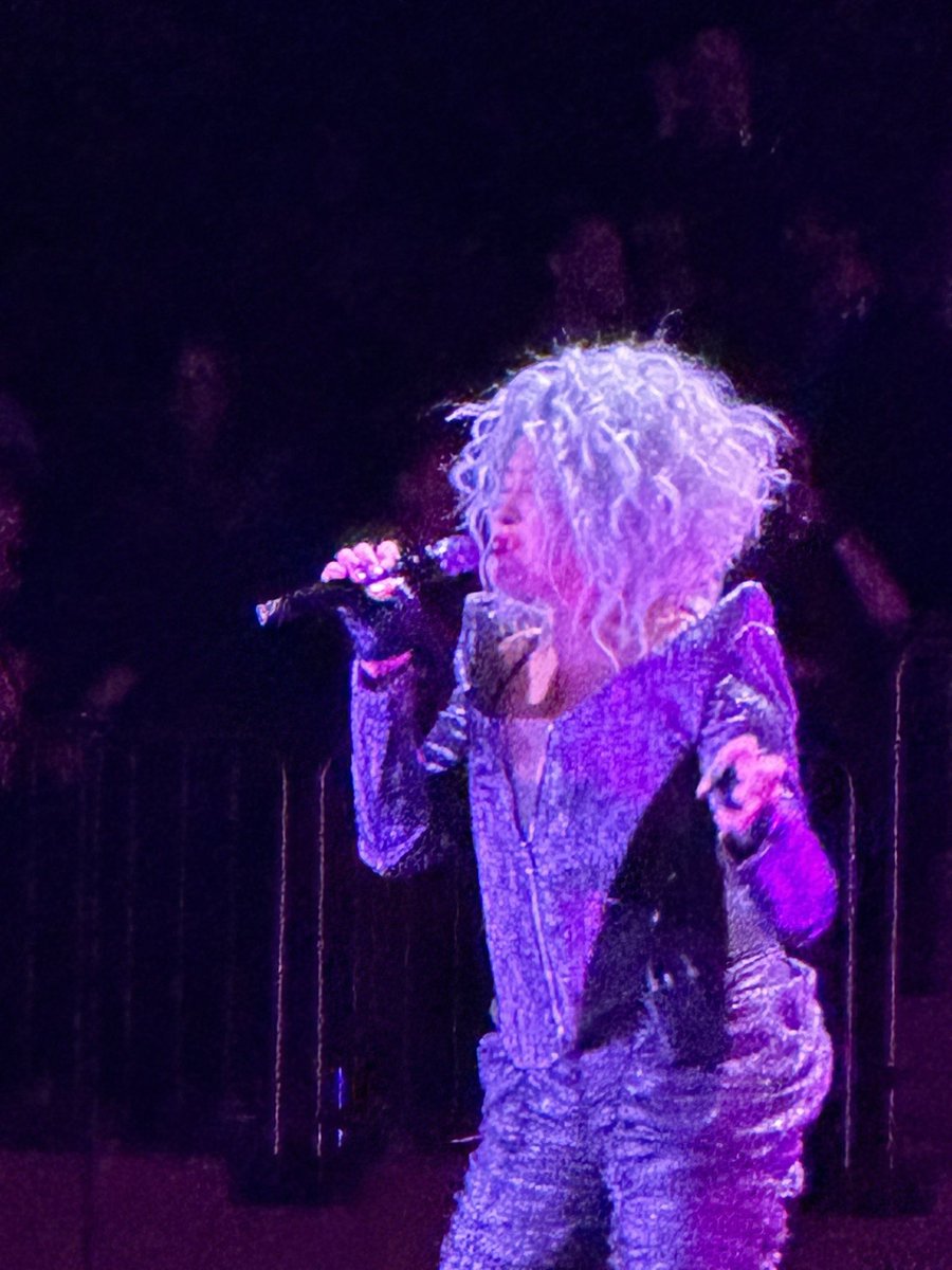 jonluvsmaddy's tweet photo. #cyndilauper beautiful, like a rainbow #truecolors @thegarden #girlsjustwannahavefundamentalrights #votejoy https://t.co/JrDzy1QBTy