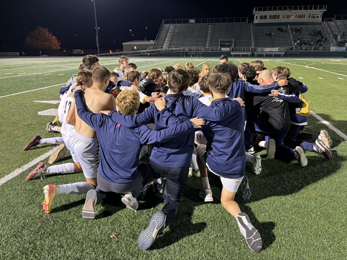 NRHSMensSoccer's tweet photo. #GiveGloryWhereGloryIsDue
#OneBiteAtATime
#LoveTheProcess
#Elite8 https://t.co/Q1kOzq3BW1