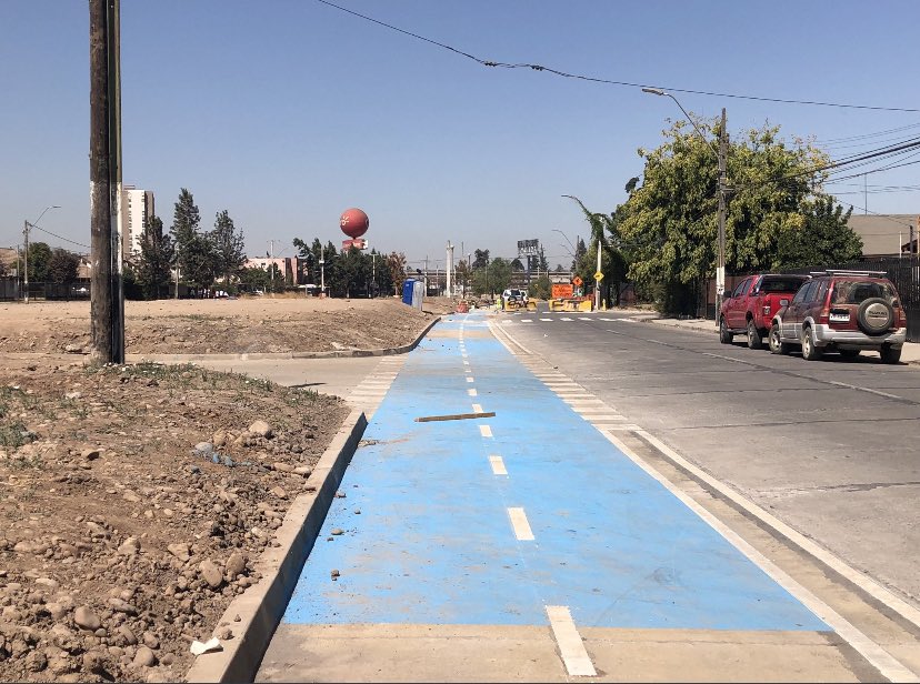SiyoMercucia's tweet photo. Trabajé con #ClaudioOrregoGobernador en ciclovías para la RM 2018, es seco en gestión, asistió a todas las etapas mostrando mucho entusiasmo, cumplió en todo lo que se comprometió liderando la Intendencia, se maneja Perfecto en el Área Pública. Un lujo ! https://t.co/Etl1AueYyY