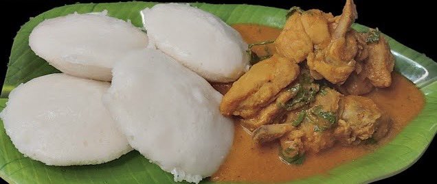 dravidasishu's tweet photo. Traditional breakfast in TN for Deepavali is idly with curry kolambu. https://t.co/1hKCcN7u7M