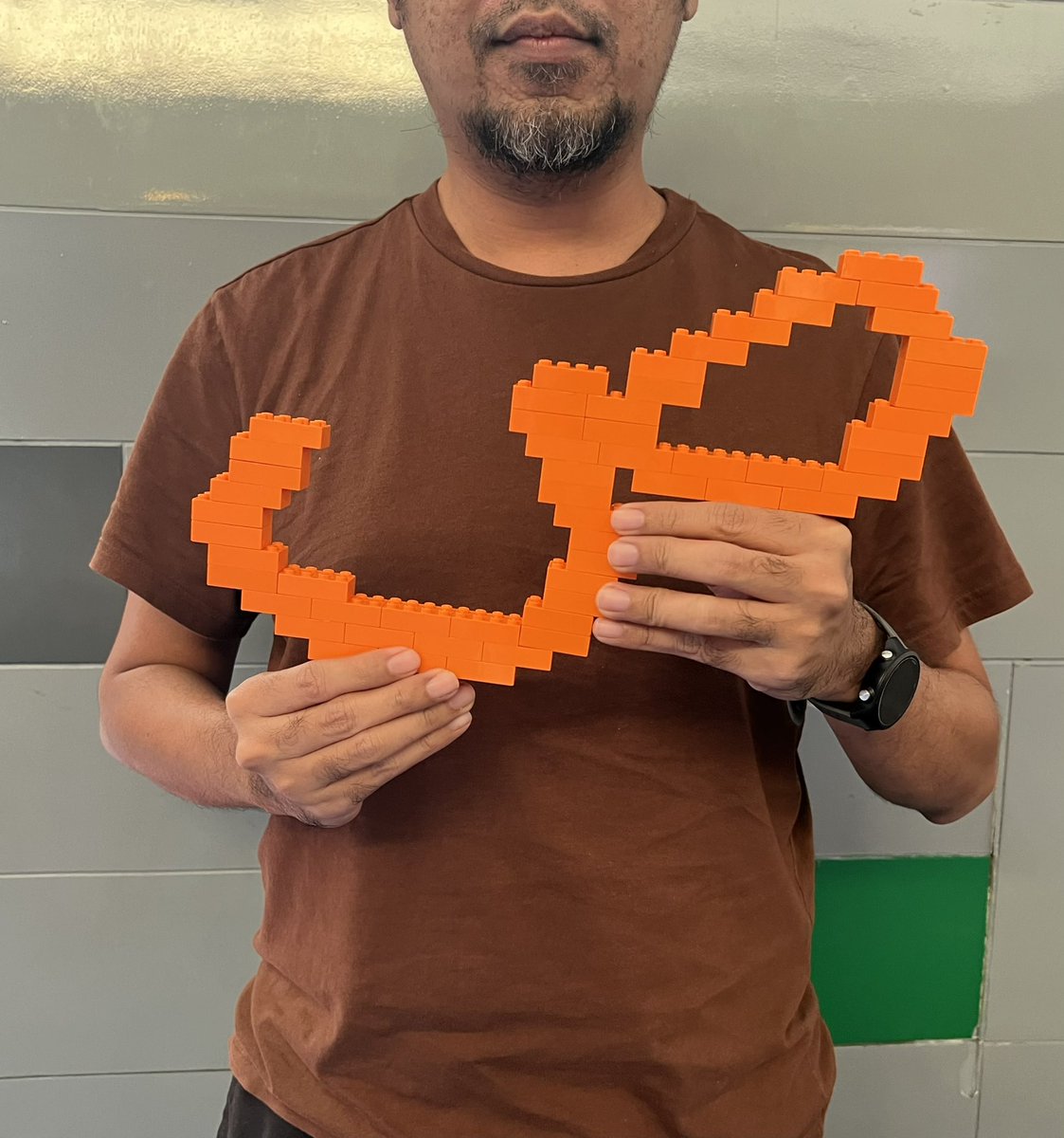 ijaicool's tweet photo. “Ayah can you make a Lego sword?” 

No problem https://t.co/0tHJp9iewD