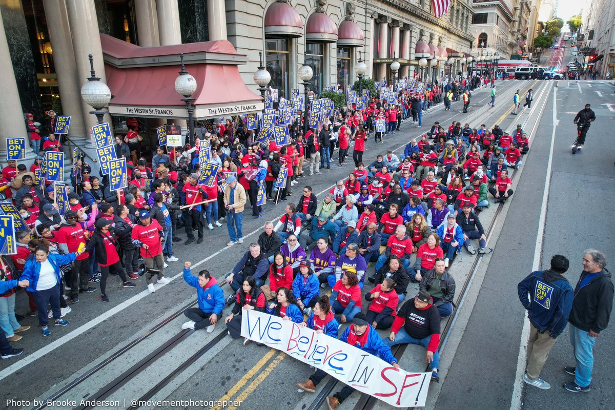 movementphotog's tweet photo. Thousands of striking hotel workers and members of @UniteHereL2 marched through downtown SF this afternoon https://t.co/s82Z0crQR1
