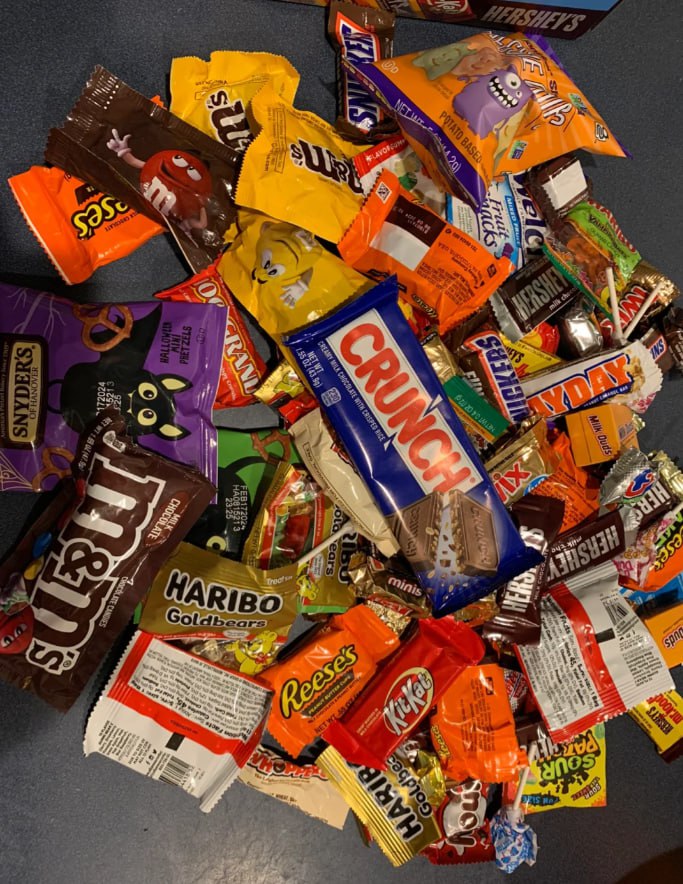 Trinity5206's tweet image. Spent the whole day with my best friend, joyfully and busily preparing various candies and carefully setting up Halloween decorations. Our hearts are filled with anticipation for the upcoming festivities and magic of this holiday.
@Halloween #USA #LosAngeles #BestFriend